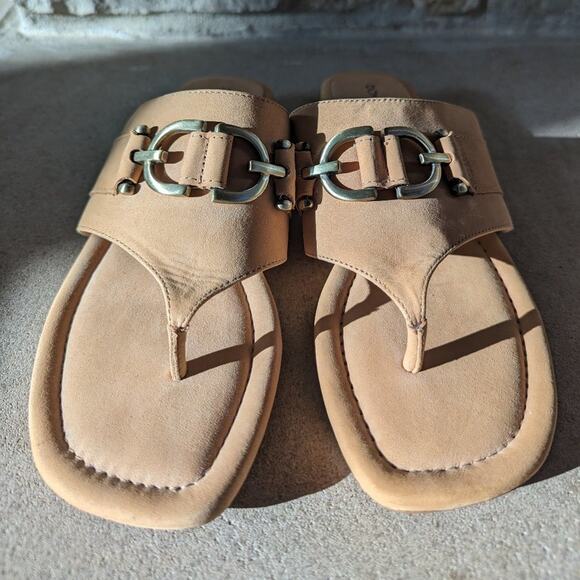 Donald Pliner - 6.5W - Kent Leather Thong - Used EXCELLENT Condition - Picture 3 of 7